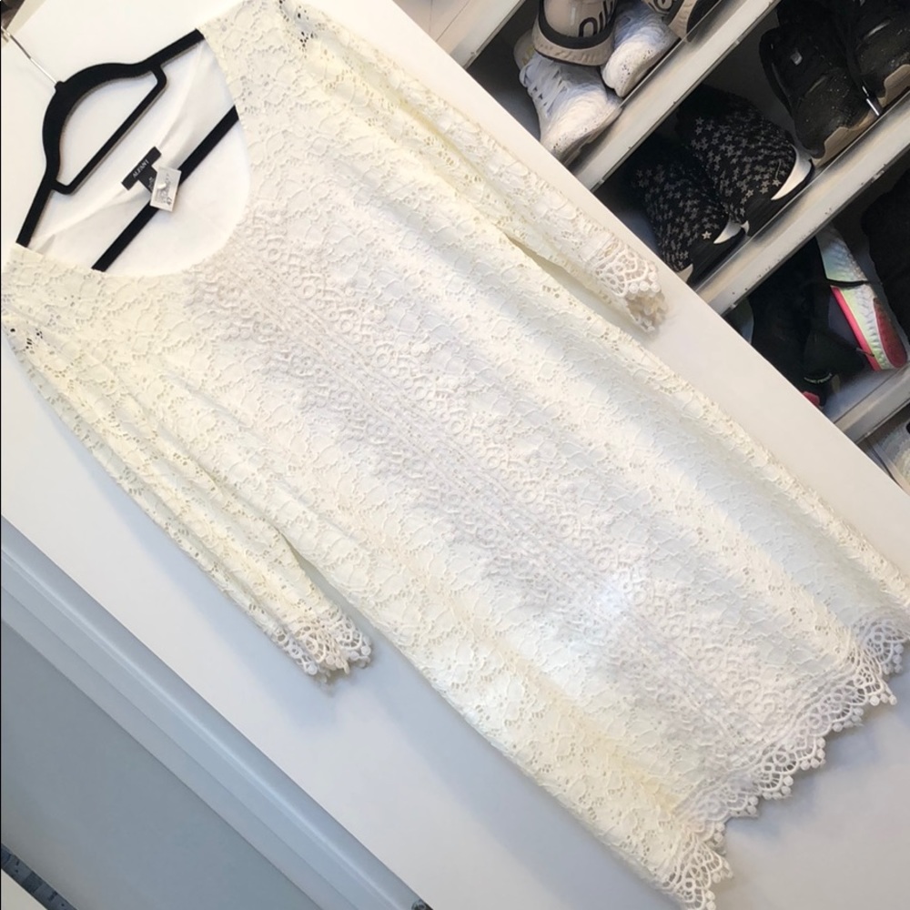 ✨ SALE ✨ 
White lace dress